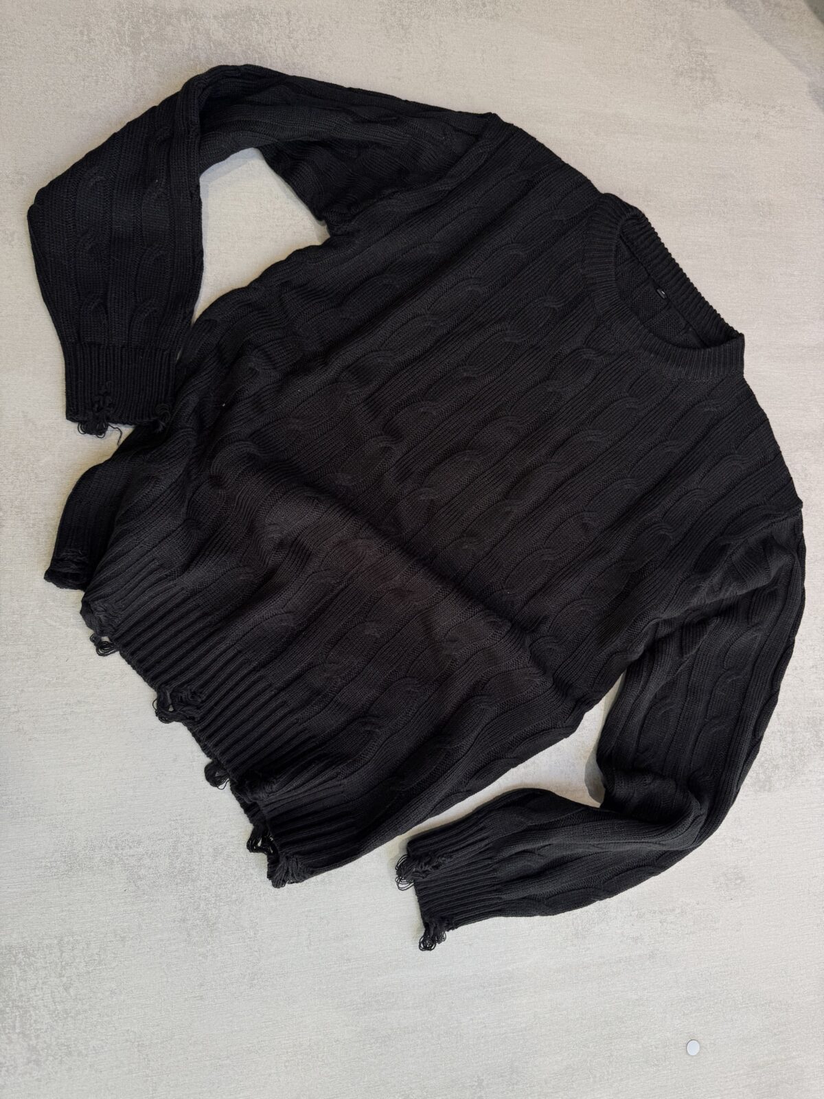 Sweater rasgado
